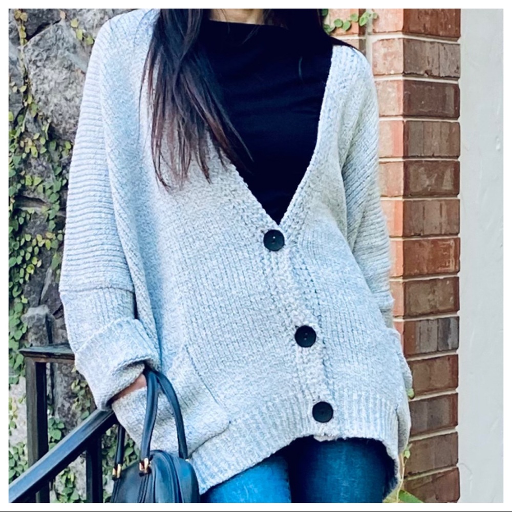 Soft knit sweater cardigan with pockets - Picture 5 of 6